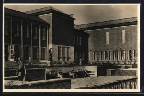 AK Rotterdam, Museum Boymans, Tuinzijde met Bank