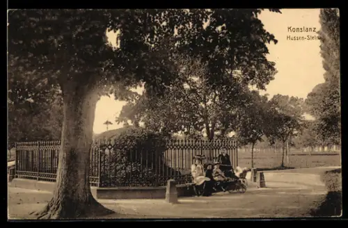AK Konstanz, Hussen-Stein im Park mit Sitzbank