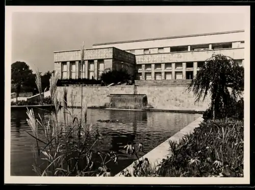 AK Frankfurt-Westend, I. G. Farbenindustrie Aktiengesellschaft, Gebäude mit Teich und Wasserfall