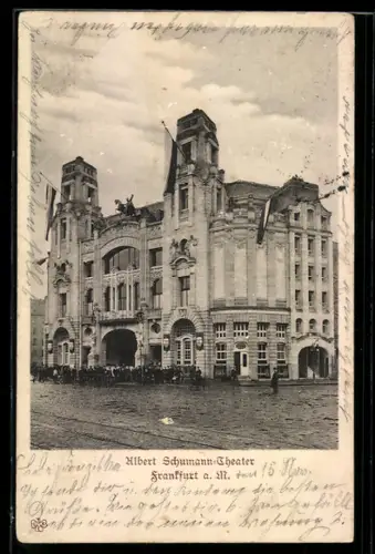 AK Frankfurt /Main, Menschen warten auf Einlass vor dem Albert Schumann-Theater