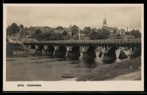 AK Valmiera, Brücke mit Kirche