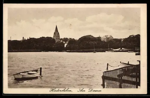 AK Hadersleben, Partie am Damm mit Boot