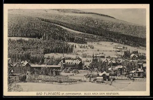 AK Bad Flinsberg /Isergeb., Ortsansicht mit Heufuder-Blick im Winter