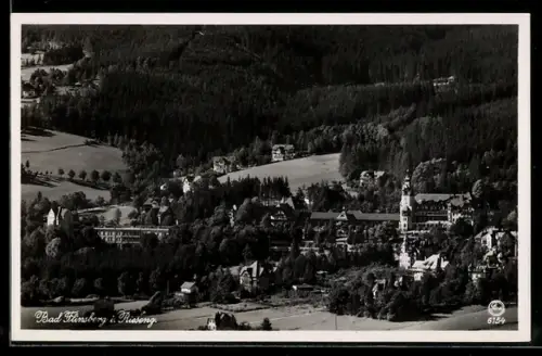 AK Bad Flinsberg /Isergeb., Teilansicht mit Kurhaus aus der Vogelschau