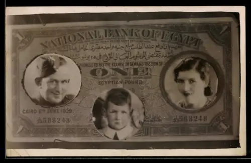 AK Portraits einer dreiköpfigen Familie in einem ägyptischen Pfund-Schein