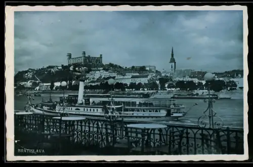 AK Bratislava, Panorama mit Burg
