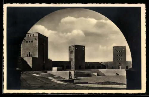 AK Hohenstein /Ostpr., Reichsehrenmal Tannenberg, Ehrenhof