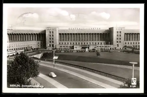 AK Berlin-Tempelhof, Partie am Zentral-Flughafen