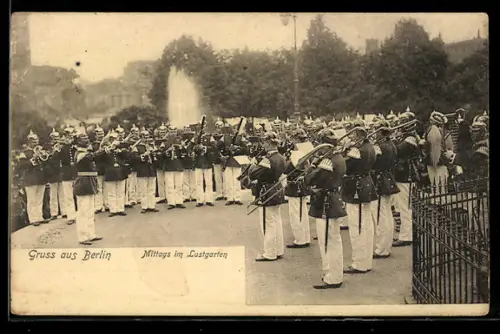 AK Berlin, Militärkapelle im Lustgarten
