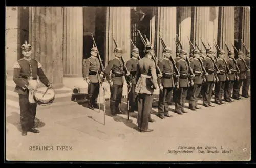 AK Berlin, Ablösung der Wache, Bild Nr. 1, Stillgestanden, das Gewehr über