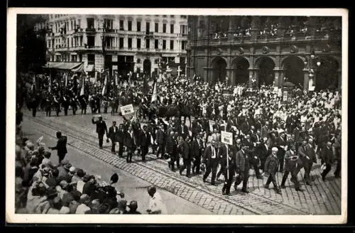 AK Wien, 10. Sängerbundesfest, Festzug, Gruppe der Teilnehmer aus Graz