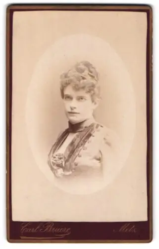 Fotografie Carl Bruère, Metz, Römerstrasse 10, Porträt einer Dame