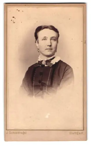 Fotografie J. Schoennagel, Stuttgart, Büchsenstrasse 50, Porträt einer Frau