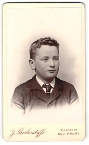 Fotografie J. Bickerstaffe, Southport, 25A Lord St, Porträt eines Jungen