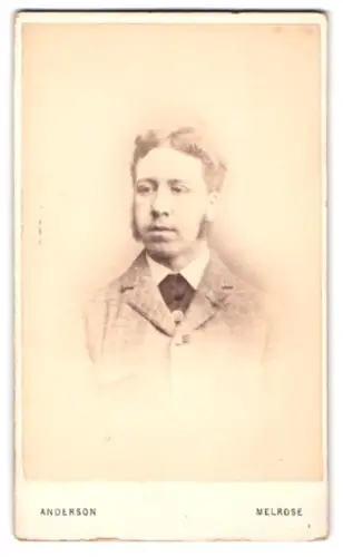 Fotografie Anderson, Melrose, Porträt eines Mannes mit Koteletten
