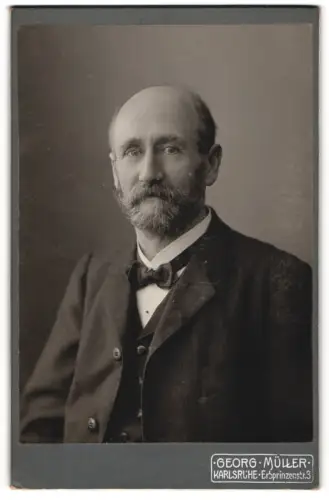 Fotografie Georg Müller, Karlsruhe i. B., Erbprinzenstr. 3, Bürgerlicher Herr mit Vollbart