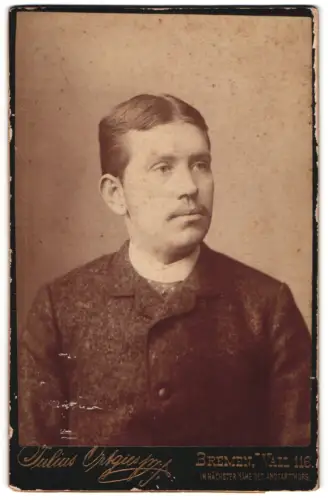Fotografie Julius Ortgies jr., Bremen, Am Wall 116, Bürgerlicher Herr mit Oberlippenbart