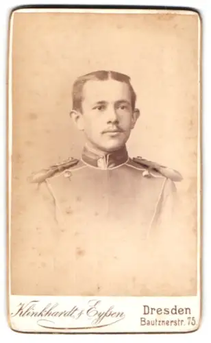 Fotografie Klinkhardt & Eyssen, Dresden, Bautznerstr. 75, Uffz. der Ulanen in Uniform mit Epauletten