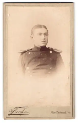 Fotografie J. Fuchs, Strassburg i. E., Alter Fischmarkt 44, Ulan in Uniform mit Epauletten