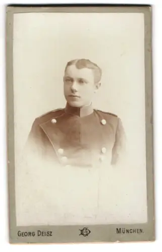 Fotografie Georg Deisz, München, Nymphenburgerstr. 83, Ulan in Uniform-Ulanka