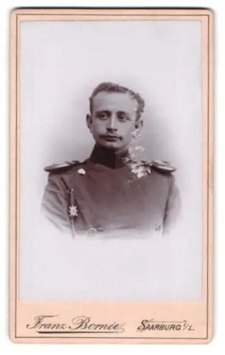 Fotografie Franz Bornée, Saarburg i. Lothr., Langestrasse 42, Ulan in Uniform mit Epauletten