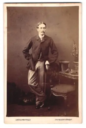 Fotografie Lock & Whitfield, London, Regent Street 178, Mann im Anzug