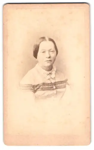 Fotografie Hermann Selle, Potsdam, York-Strasse 4, Porträt einer Frau