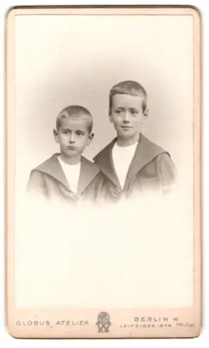 Fotografie Globus Atelier, Berlin, Leipziger Str. 132/135, Zwei Jungen in Matrosenanzügen