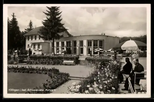 AK Villingen i. bad. Schwarzwald, Kurpark mit Ruhebänken