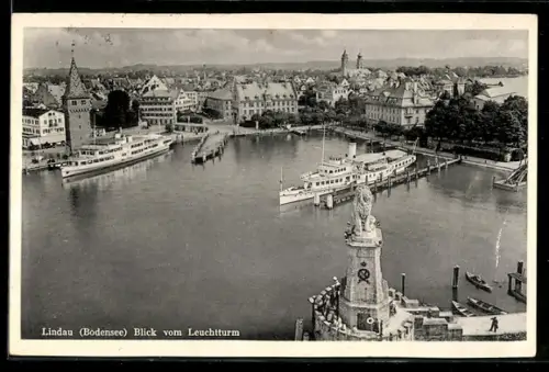 AK Lindau /Bodensee, Blick vom Leuchtturm, Passagierschiffe im Hafen