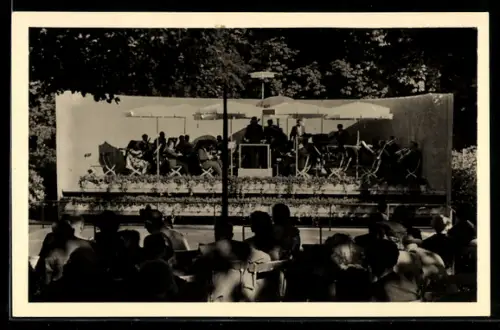 AK Frankfurt-Westend, Palmengarten, Musikstand mit Palmengarten-Orchester u. Kapellmeister Richard Limpert