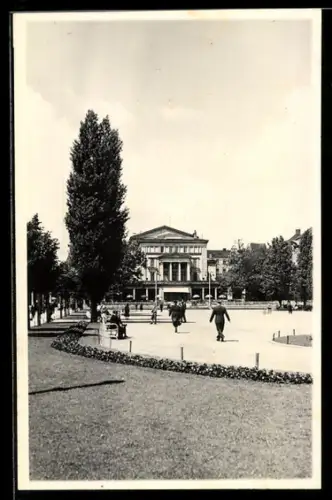 AK Posen, Wilhelmplatz mit Gebäude und Allee