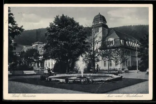 AK Bad Reinerz, Kur- und Badehaus mit Springbrunnen