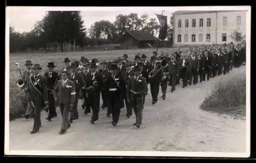 AK Nussbach /Kremstal, Festumzug mit Instrumenten