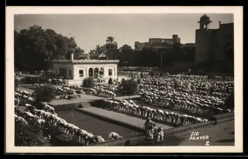 AK Lahore, Menschen beim Gebet