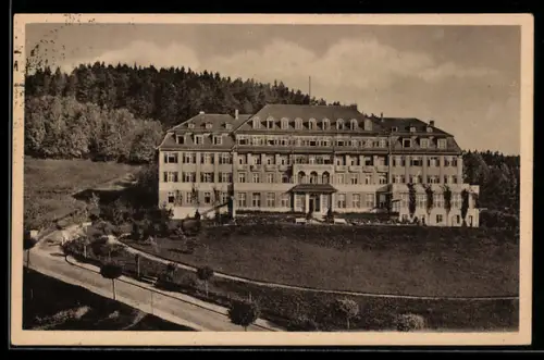 AK Bad Landeck /Schlesien, Hindenburg-Heim, Ferienheim für Handel und Industrie mit Gartenanlage