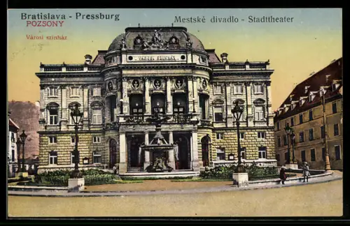 AK Pressburg, Stadttheater mit Brunnen