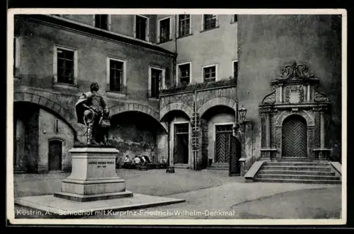 AK Küstrin, A., Schlosshof mit Kurprinz-Friedrich-Wilhelm-Denkmal