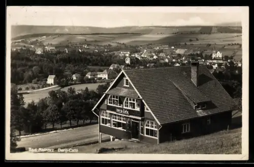 AK Bad Reinerz, Ortsansicht mit Berg-Cafe