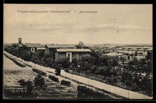 AK Hammerstein, Truppenübungsplatz, Barackenlager mit Strasse aus der Vogelschau