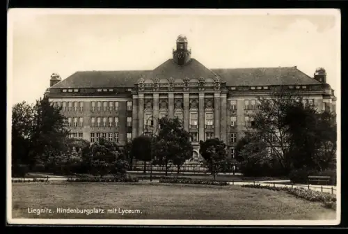 AK Liegnitz, Hindenburgplatz mit Lyceum