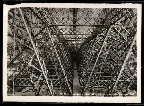 AK Luftschiffbau Zeppelin, Unterer Laufgang über der Führer- u. Fahrgastgondel