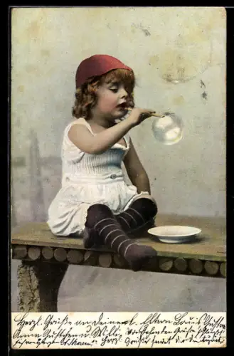 AK Kleines Kind macht Seifenblasen