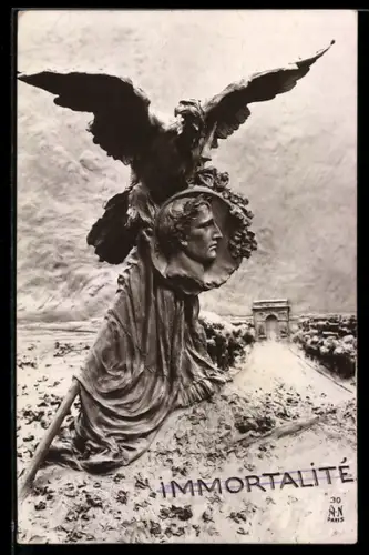 Künstler-AK Domenico Mastroianni unsign.: Immortalité, Adler trägt Relief-Portrait Napoleons