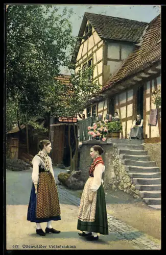 AK Odenwälder Volkstrachten, Mädchen vor Fachwerkhaus