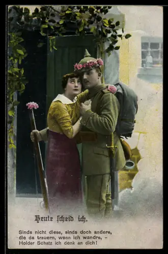 AK Soldat in Uniform und mit Gewehr hält die Hand einer Frau, Soldatenliebe