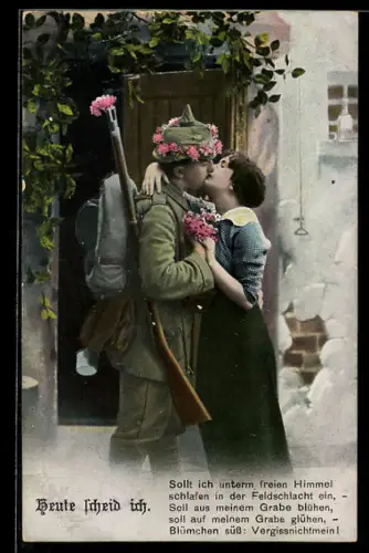 AK Soldat in Uniform und eine Frau küssen sich, Soldatenliebe