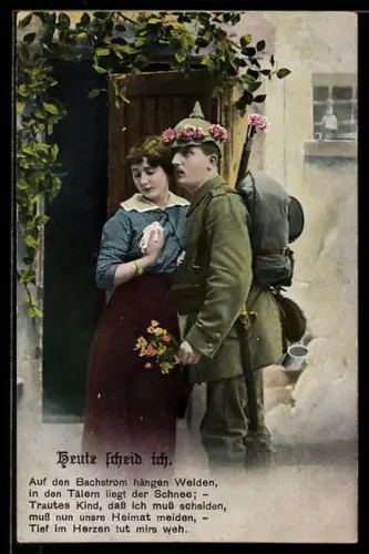 AK Soldat in Uniform hält eine Frau vor dem Abschied im Arm, Soldatenliebe