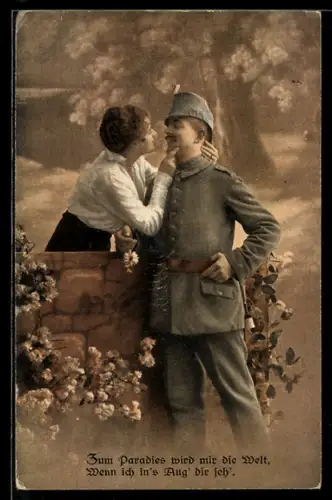 AK Hübsche Frau bandelt mit einem Soldaten in Uniform an, Soldatenliebe