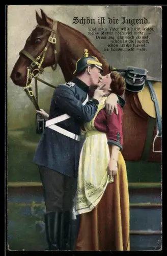 AK Soldat in Uniform küsst eine hübsche Frau vor einem Pferd